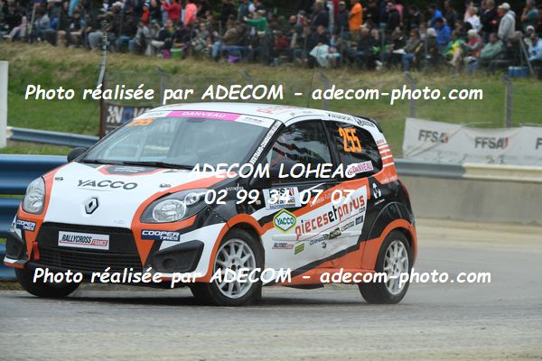 http://v2.adecom-photo.com/images//1.RALLYCROSS/2024/RALLYCROSS_FALEYRAS_2024/FEMININE_FFSA_TWINGO/DANVEAU_Chloe/96A_4861.JPG
