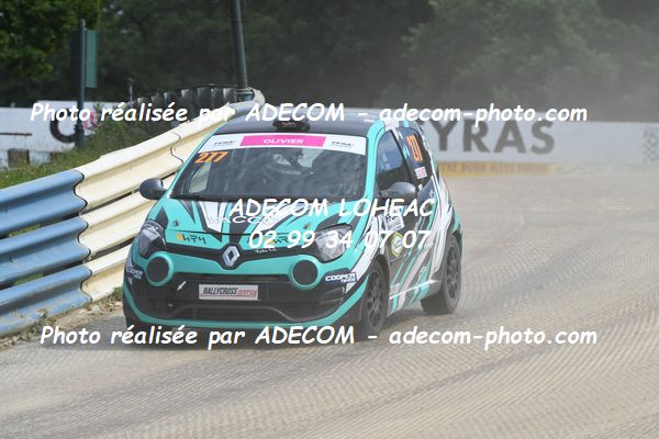 http://v2.adecom-photo.com/images//1.RALLYCROSS/2024/RALLYCROSS_FALEYRAS_2024/FEMININE_FFSA_TWINGO/OLIVIER_Marine/96A_3913.JPG