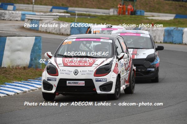 http://v2.adecom-photo.com/images//1.RALLYCROSS/2024/RALYYCROSS_MAYENNE_2024/FEMININE_FFSA_TWINGO/BEAUVOIR_Lorine/18A_7674.JPG