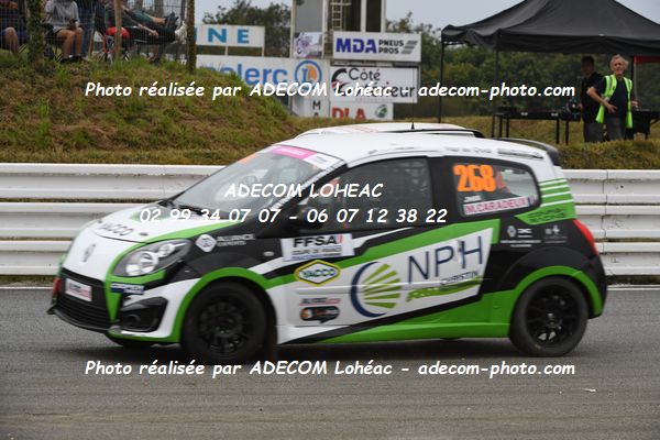 http://v2.adecom-photo.com/images//1.RALLYCROSS/2024/RALYYCROSS_MAYENNE_2024/FEMININE_FFSA_TWINGO/CARADEUX_Maeva/18A_7209.JPG