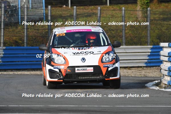 http://v2.adecom-photo.com/images//1.RALLYCROSS/2024/RALYYCROSS_MAYENNE_2024/FEMININE_FFSA_TWINGO/DANVEAU_Chloe/18A_6015.JPG