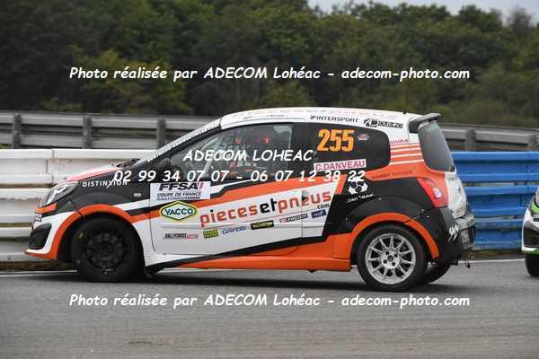 http://v2.adecom-photo.com/images//1.RALLYCROSS/2024/RALYYCROSS_MAYENNE_2024/FEMININE_FFSA_TWINGO/DANVEAU_Chloe/18A_7202.JPG