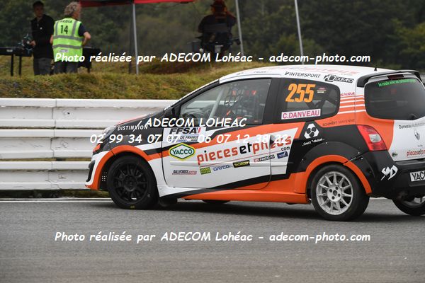 http://v2.adecom-photo.com/images//1.RALLYCROSS/2024/RALYYCROSS_MAYENNE_2024/FEMININE_FFSA_TWINGO/DANVEAU_Chloe/18A_7205.JPG