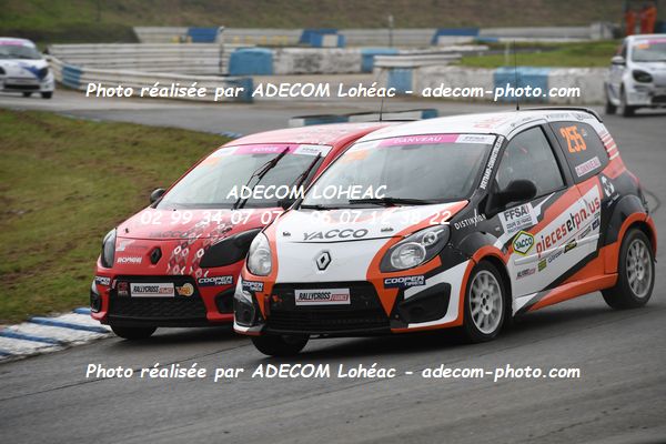 http://v2.adecom-photo.com/images//1.RALLYCROSS/2024/RALYYCROSS_MAYENNE_2024/FEMININE_FFSA_TWINGO/DANVEAU_Chloe/18A_9211.JPG