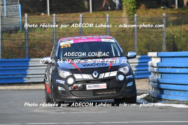 http://v2.adecom-photo.com/images//1.RALLYCROSS/2024/RALYYCROSS_MAYENNE_2024/FEMININE_FFSA_TWINGO/DELAUNAY_Audrey/18A_6019.JPG