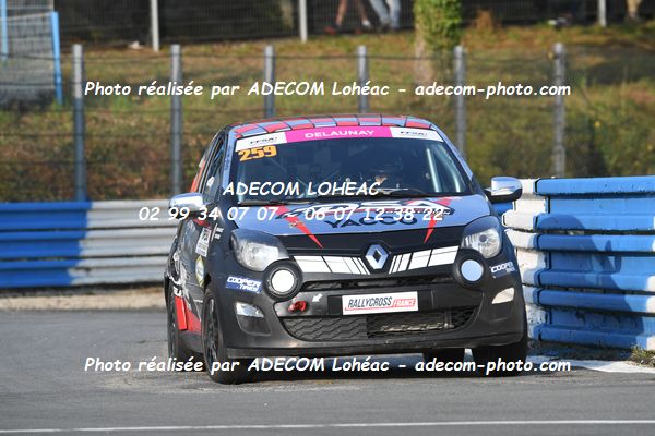 http://v2.adecom-photo.com/images//1.RALLYCROSS/2024/RALYYCROSS_MAYENNE_2024/FEMININE_FFSA_TWINGO/DELAUNAY_Audrey/18A_6020.JPG