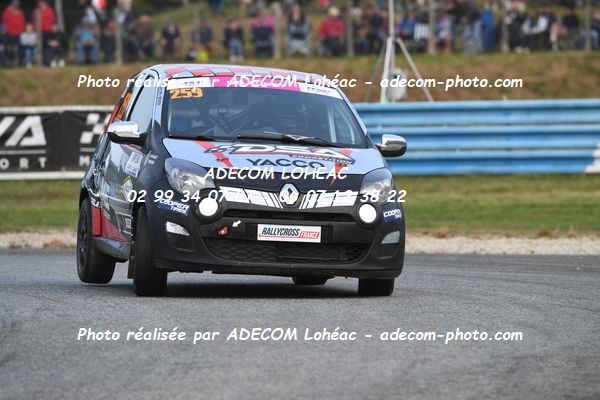 http://v2.adecom-photo.com/images//1.RALLYCROSS/2024/RALYYCROSS_MAYENNE_2024/FEMININE_FFSA_TWINGO/DELAUNAY_Audrey/18A_6542.JPG