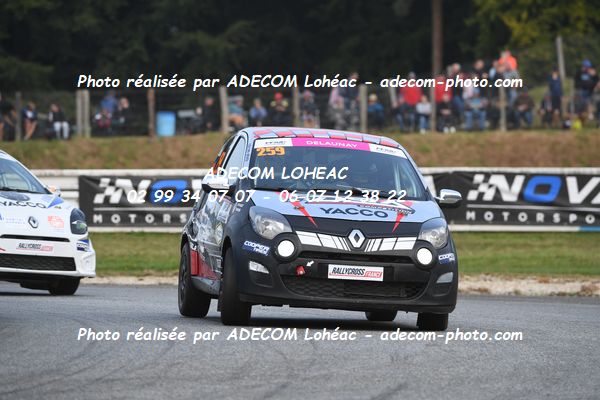 http://v2.adecom-photo.com/images//1.RALLYCROSS/2024/RALYYCROSS_MAYENNE_2024/FEMININE_FFSA_TWINGO/DELAUNAY_Audrey/18A_6551.JPG