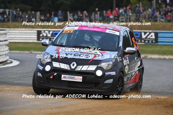 http://v2.adecom-photo.com/images//1.RALLYCROSS/2024/RALYYCROSS_MAYENNE_2024/FEMININE_FFSA_TWINGO/DELAUNAY_Audrey/18A_6561.JPG