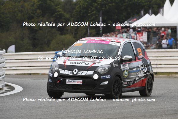 http://v2.adecom-photo.com/images//1.RALLYCROSS/2024/RALYYCROSS_MAYENNE_2024/FEMININE_FFSA_TWINGO/DELAUNAY_Audrey/18A_7154.JPG
