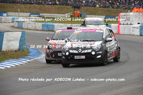 http://v2.adecom-photo.com/images//1.RALLYCROSS/2024/RALYYCROSS_MAYENNE_2024/FEMININE_FFSA_TWINGO/DELAUNAY_Audrey/18A_7755.JPG