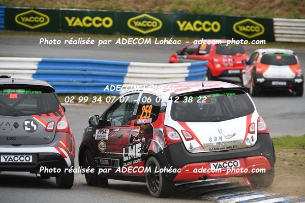 http://v2.adecom-photo.com/images//1.RALLYCROSS/2024/RALYYCROSS_MAYENNE_2024/FEMININE_FFSA_TWINGO/DELAUNAY_Audrey/18A_7758.JPG