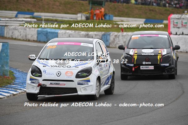 http://v2.adecom-photo.com/images//1.RALLYCROSS/2024/RALYYCROSS_MAYENNE_2024/FEMININE_FFSA_TWINGO/DREAN_Celia/18A_7801.JPG