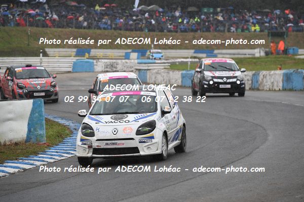 http://v2.adecom-photo.com/images//1.RALLYCROSS/2024/RALYYCROSS_MAYENNE_2024/FEMININE_FFSA_TWINGO/DREAN_Celia/18A_9415.JPG