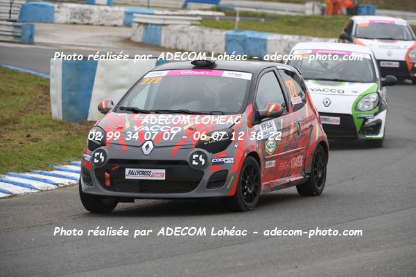 http://v2.adecom-photo.com/images//1.RALLYCROSS/2024/RALYYCROSS_MAYENNE_2024/FEMININE_FFSA_TWINGO/DROUET_Angelique/18A_7738.JPG