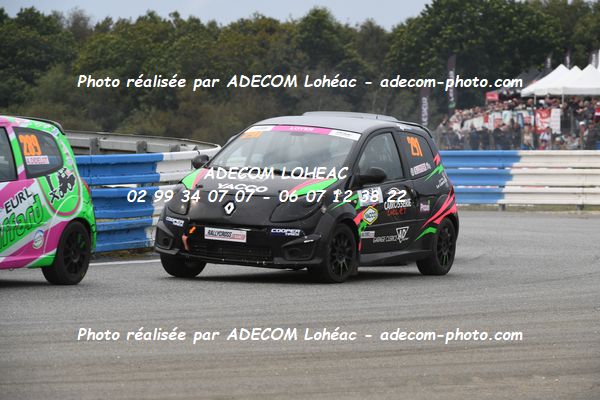 http://v2.adecom-photo.com/images//1.RALLYCROSS/2024/RALYYCROSS_MAYENNE_2024/FEMININE_FFSA_TWINGO/LOYER_Stephanie/18A_7146.JPG