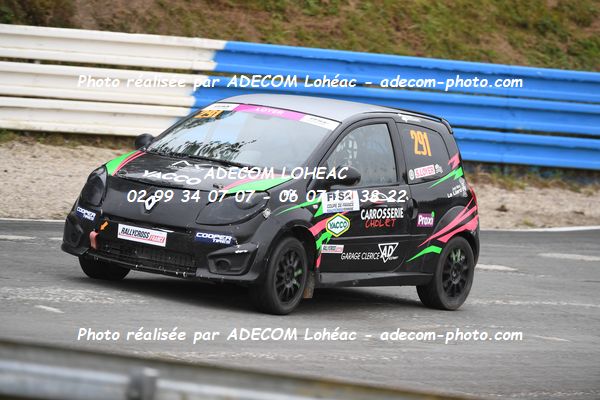 http://v2.adecom-photo.com/images//1.RALLYCROSS/2024/RALYYCROSS_MAYENNE_2024/FEMININE_FFSA_TWINGO/LOYER_Stephanie/18A_7711.JPG