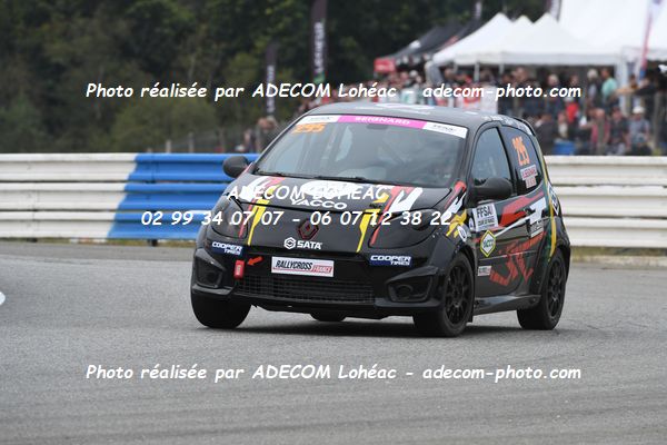 http://v2.adecom-photo.com/images//1.RALLYCROSS/2024/RALYYCROSS_MAYENNE_2024/FEMININE_FFSA_TWINGO/SEIGNARD_Melanie/18A_7172.JPG