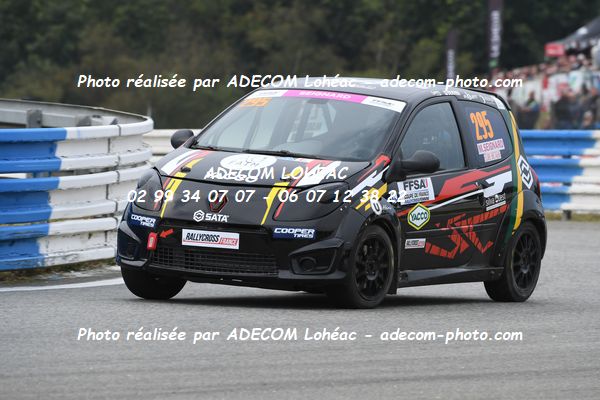 http://v2.adecom-photo.com/images//1.RALLYCROSS/2024/RALYYCROSS_MAYENNE_2024/FEMININE_FFSA_TWINGO/SEIGNARD_Melanie/18A_7174.JPG