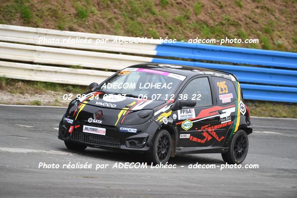 http://v2.adecom-photo.com/images//1.RALLYCROSS/2024/RALYYCROSS_MAYENNE_2024/FEMININE_FFSA_TWINGO/SEIGNARD_Melanie/18A_7777.JPG
