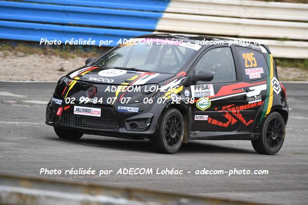 http://v2.adecom-photo.com/images//1.RALLYCROSS/2024/RALYYCROSS_MAYENNE_2024/FEMININE_FFSA_TWINGO/SEIGNARD_Melanie/18A_7790.JPG