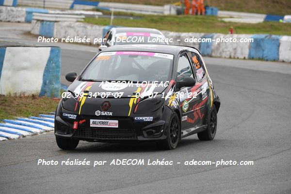 http://v2.adecom-photo.com/images//1.RALLYCROSS/2024/RALYYCROSS_MAYENNE_2024/FEMININE_FFSA_TWINGO/SEIGNARD_Melanie/18A_7795.JPG