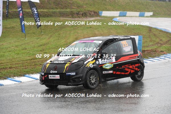 http://v2.adecom-photo.com/images//1.RALLYCROSS/2024/RALYYCROSS_MAYENNE_2024/FEMININE_FFSA_TWINGO/SEIGNARD_Melanie/18A_9431.JPG