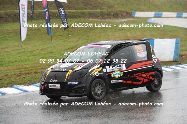 http://v2.adecom-photo.com/images//1.RALLYCROSS/2024/RALYYCROSS_MAYENNE_2024/FEMININE_FFSA_TWINGO/SEIGNARD_Melanie/18A_9432.JPG
