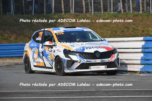 http://v2.adecom-photo.com/images//1.RALLYCROSS/2024/RALYYCROSS_MAYENNE_2024/JUNIOR_FFSA_CLIO/LEFRANCOIS_Melanie/18A_6180.JPG
