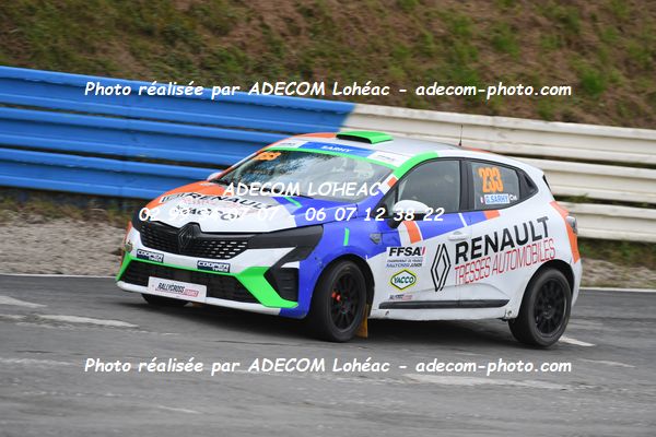 http://v2.adecom-photo.com/images//1.RALLYCROSS/2024/RALYYCROSS_MAYENNE_2024/JUNIOR_FFSA_CLIO/SARHY_Gautier/18A_7940.JPG