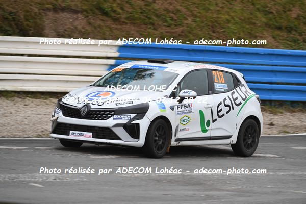 http://v2.adecom-photo.com/images//1.RALLYCROSS/2024/RALYYCROSS_MAYENNE_2024/JUNIOR_FFSA_CLIO/TARRIERE_Willem/18A_7885.JPG