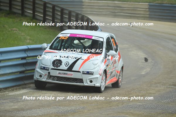 http://v2.adecom-photo.com/images//1.RALLYCROSS/2026/6_RALLYYCROSS_FALEYRAS_2026/FEMININE/BIGOT_Chloe/96A_7711.JPG