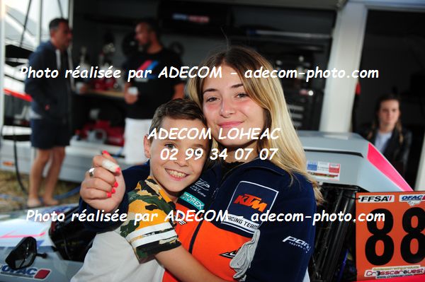 http://v2.adecom-photo.com/images//2.AUTOCROSS/2019/CHAMPIONNAT_EUROPE_ST_GEORGES_2019/SPRINT_GIRLS/AVRIL_Laury/55E_3033.JPG
