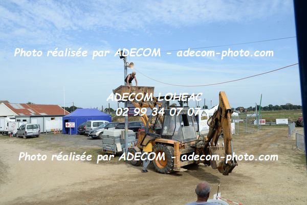http://v2.adecom-photo.com/images//2.AUTOCROSS/2023/21_AUTOCROSS_MONTAUBAN_2023/AMBIANCE_DIVERS/53E_9923.JPG