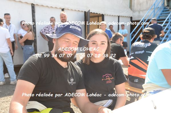 http://v2.adecom-photo.com/images//2.AUTOCROSS/2026/19_AUTOCROSS_ISSOIRE_2026/AMBIANCE_DIVERS/08E_9290.JPG