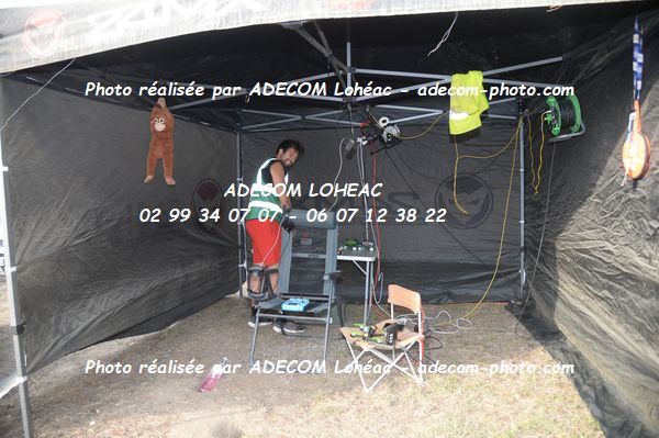 http://v2.adecom-photo.com/images//2.AUTOCROSS/2026/23_AUTOCROSS_FALAYRAS_2026/AMBIANCE_DIVERS/21E_0243.JPG