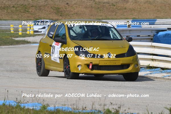 http://v2.adecom-photo.com/images//3.FOL'CAR/2023/FOL_CAR_MAYENNE_2023/GOSSET_Michael_LERAZ_Philippe/30A_8632.JPG