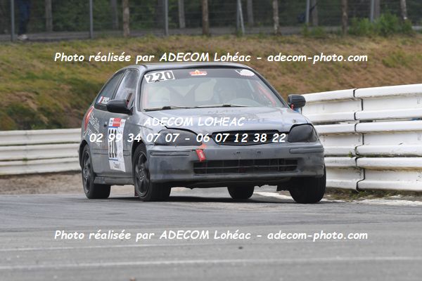 http://v2.adecom-photo.com/images//3.FOL'CAR/2023/FOL_CAR_MAYENNE_2023/ORAIN_Matthieu_LESAGE_Laurent/30A_7922.JPG