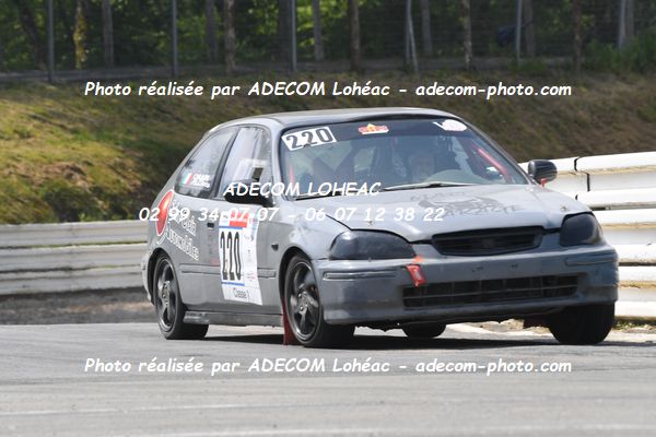 http://v2.adecom-photo.com/images//3.FOL'CAR/2023/FOL_CAR_MAYENNE_2023/ORAIN_Matthieu_LESAGE_Laurent/30A_8111.JPG