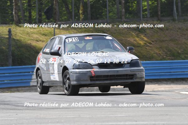 http://v2.adecom-photo.com/images//3.FOL'CAR/2023/FOL_CAR_MAYENNE_2023/ORAIN_Matthieu_LESAGE_Laurent/30A_8136.JPG