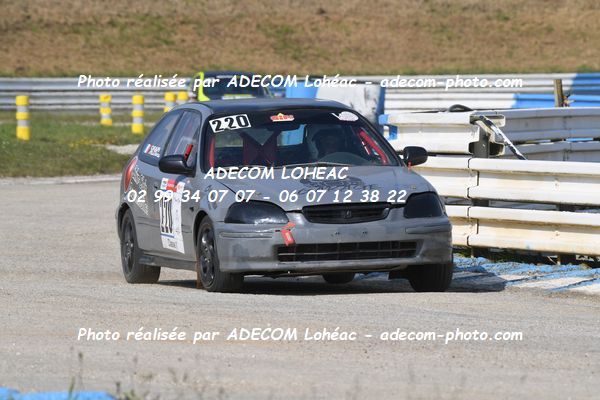 http://v2.adecom-photo.com/images//3.FOL'CAR/2023/FOL_CAR_MAYENNE_2023/ORAIN_Matthieu_LESAGE_Laurent/30A_8787.JPG