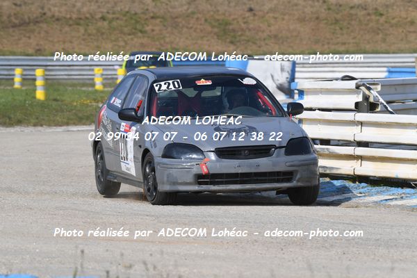 http://v2.adecom-photo.com/images//3.FOL'CAR/2023/FOL_CAR_MAYENNE_2023/ORAIN_Matthieu_LESAGE_Laurent/30A_8800.JPG