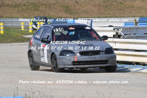 http://v2.adecom-photo.com/images//3.FOL'CAR/2023/FOL_CAR_MAYENNE_2023/ORAIN_Matthieu_LESAGE_Laurent/30A_8801.JPG