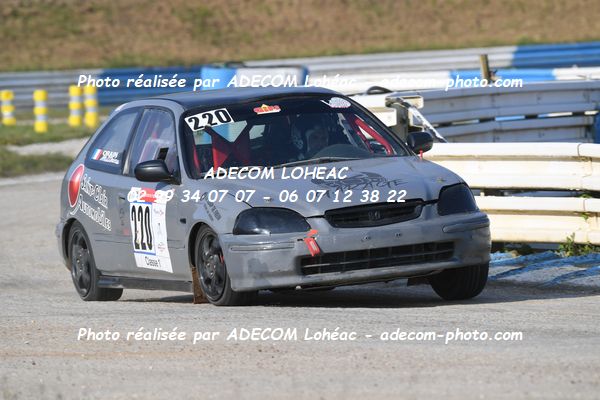 http://v2.adecom-photo.com/images//3.FOL'CAR/2023/FOL_CAR_MAYENNE_2023/ORAIN_Matthieu_LESAGE_Laurent/30A_9530.JPG