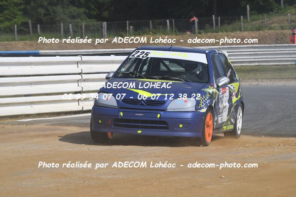 http://v2.adecom-photo.com/images//3.FOL'CAR/2023/FOL_CAR_MAYENNE_2023/PETIOT_Jean_Christophe/30A_0294.JPG