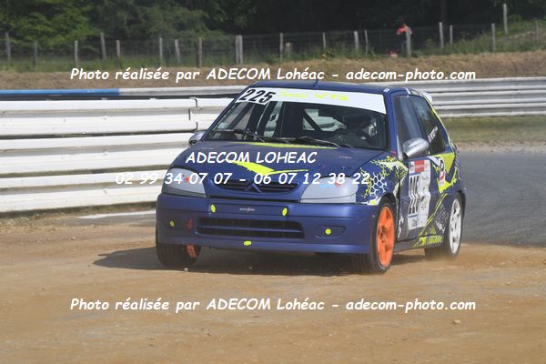 http://v2.adecom-photo.com/images//3.FOL'CAR/2023/FOL_CAR_MAYENNE_2023/PETIOT_Jean_Christophe/30A_0295.JPG