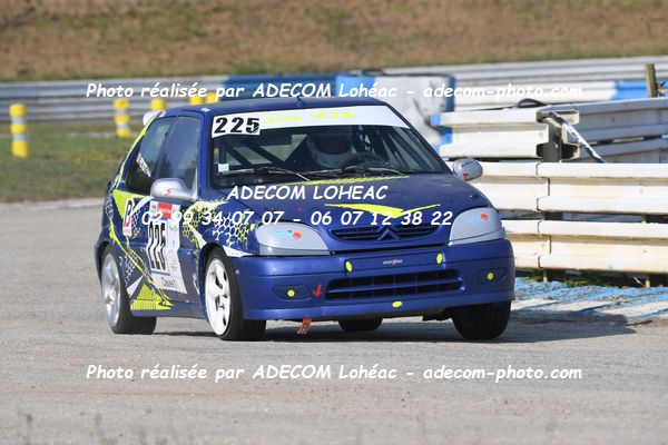 http://v2.adecom-photo.com/images//3.FOL'CAR/2023/FOL_CAR_MAYENNE_2023/PETIOT_Jean_Christophe/30A_9088.JPG