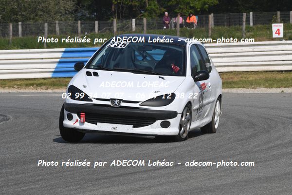 http://v2.adecom-photo.com/images//3.FOL'CAR/2023/FOL_CAR_MAYENNE_2023/POUDEROUX_Xavier/30A_0208.JPG