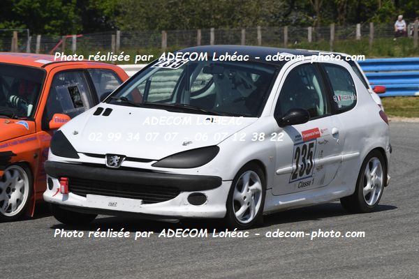 http://v2.adecom-photo.com/images//3.FOL'CAR/2023/FOL_CAR_MAYENNE_2023/POUDEROUX_Xavier/30A_0553.JPG