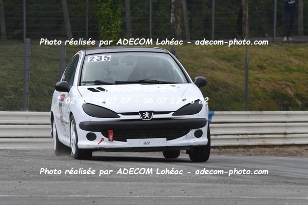 http://v2.adecom-photo.com/images//3.FOL'CAR/2023/FOL_CAR_MAYENNE_2023/POUDEROUX_Xavier/30A_7777.JPG